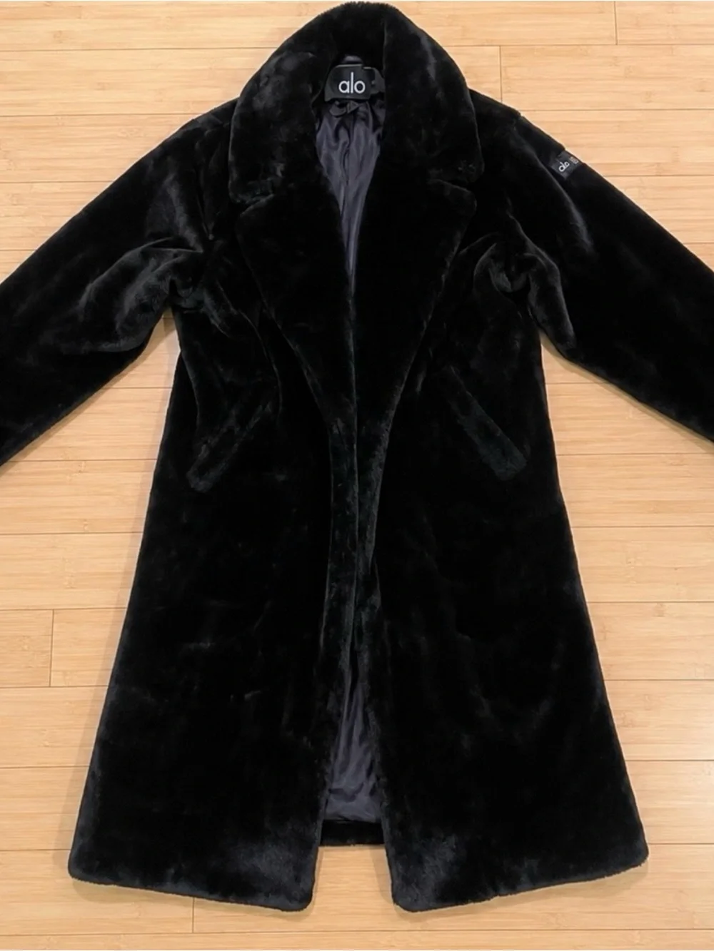 AUTHENTIC ALO OVERSIZED FAUX MINX COAT SIZE SMALL